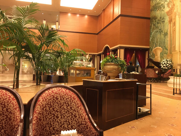 012d1hotel-lobby-lounge